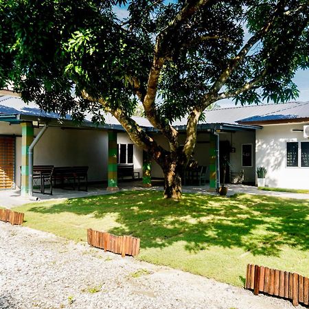 Adorable 3-Bedroom Home With Pool, Wi-Fi And Bbq Rembau エクステリア 写真