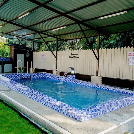 Adorable 3-Bedroom Home With Pool, Wi-Fi And Bbq Rembau エクステリア 写真