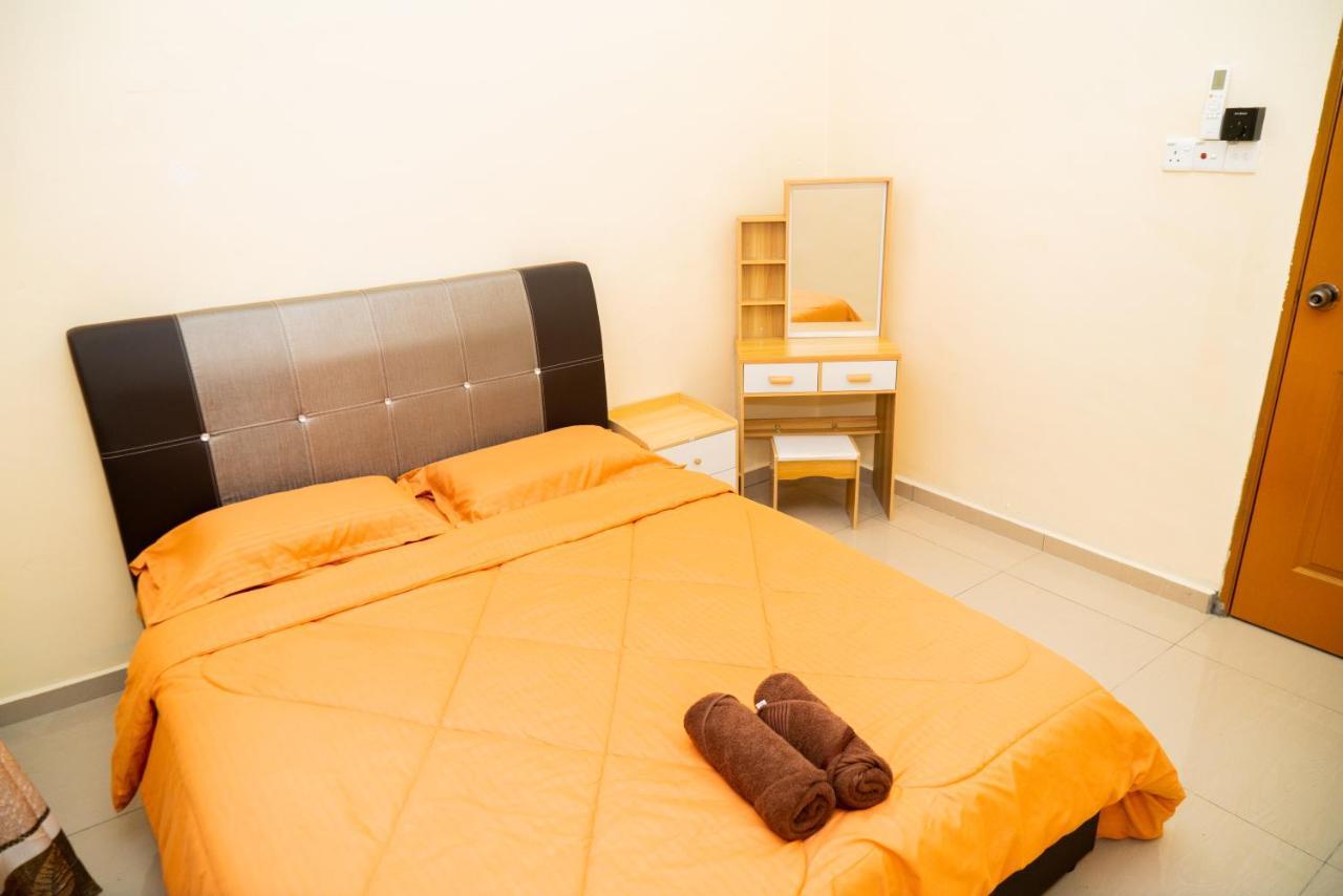 Adorable 3-Bedroom Home With Pool, Wi-Fi And Bbq Rembau エクステリア 写真